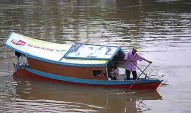 Fhre ber den Sarawak-Fluss